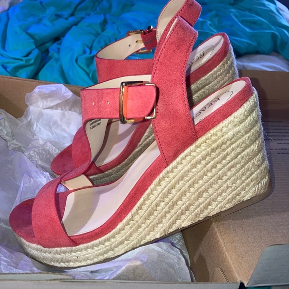 Kenneth Cole NEW IN BOX Reaction Spiced Coral (red-orange) Wedge Sandals - Picture 6 of 13